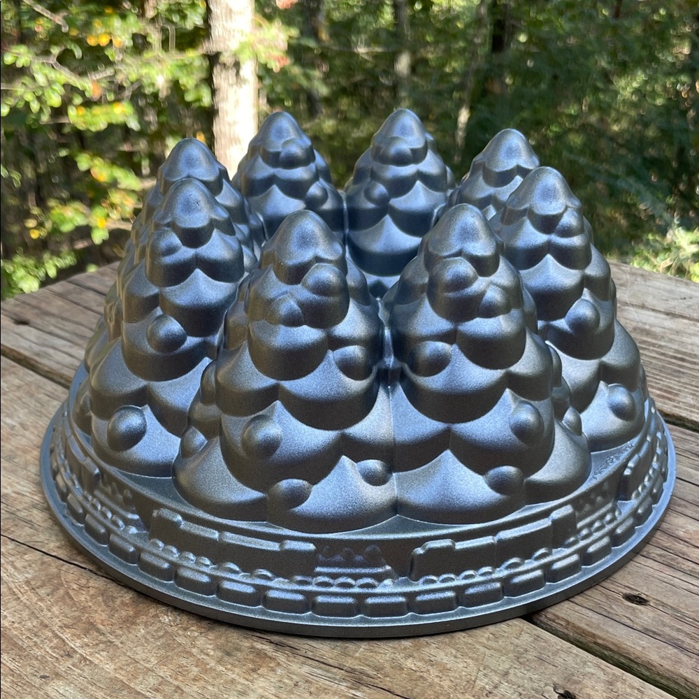 NORDIC WARE HOLIDAY TREE BUNDT 10C